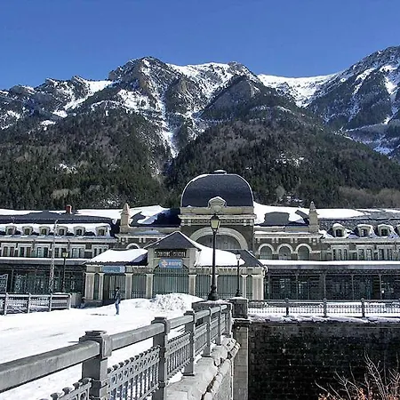 Chalet En El Pirineo. Jaca, Zona Centrica Holiday home